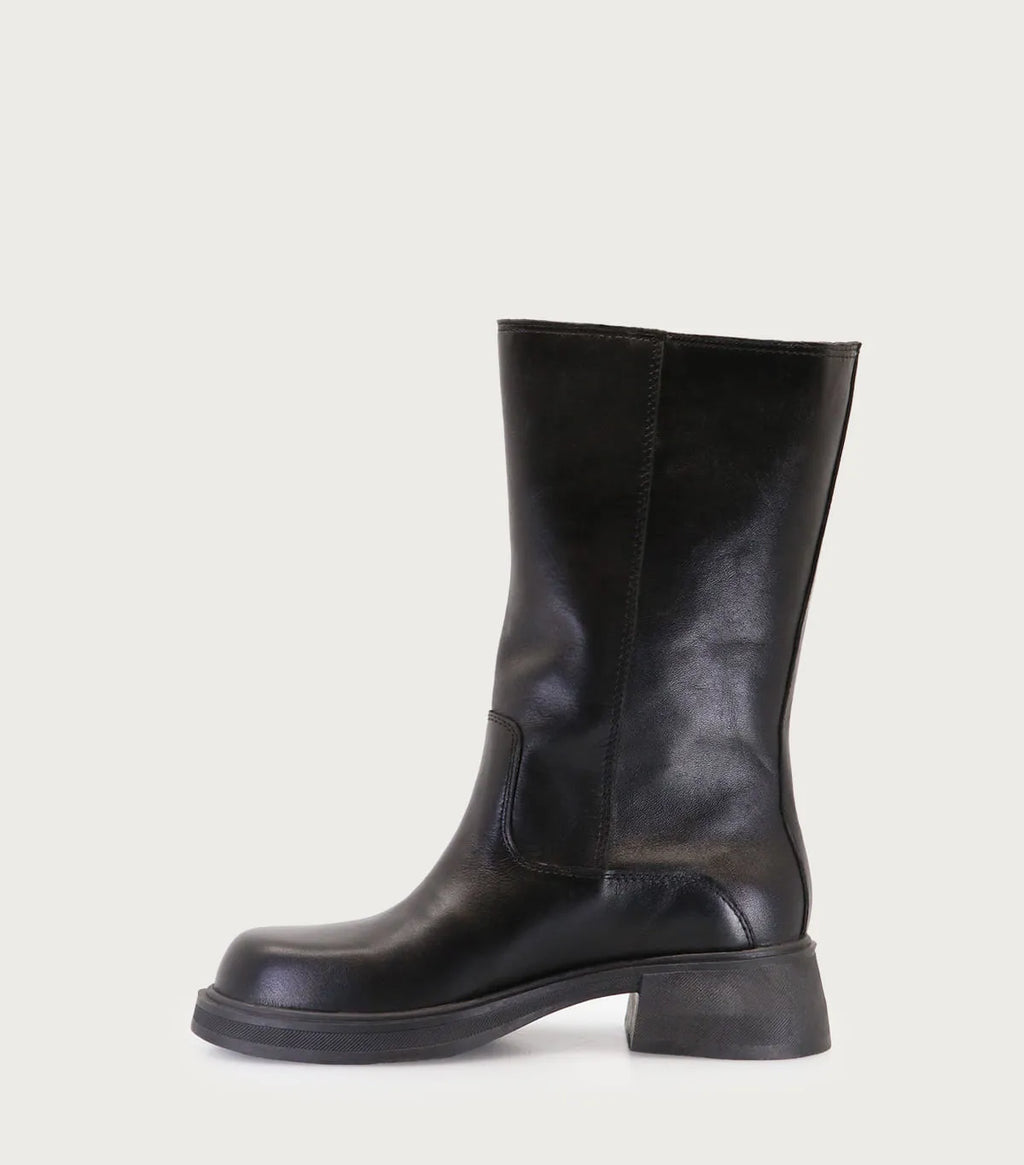 Bota Debbi