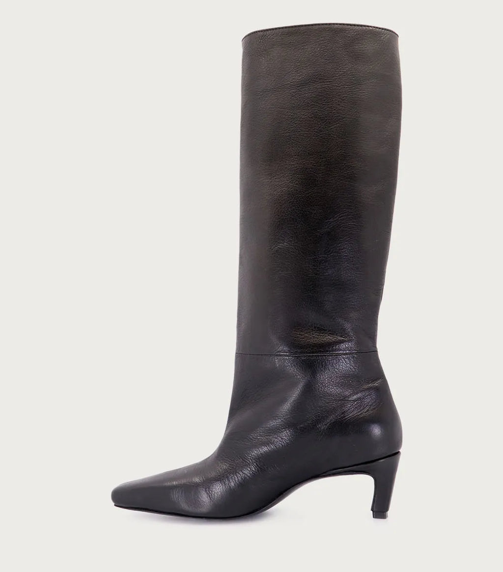 Bota Sheil